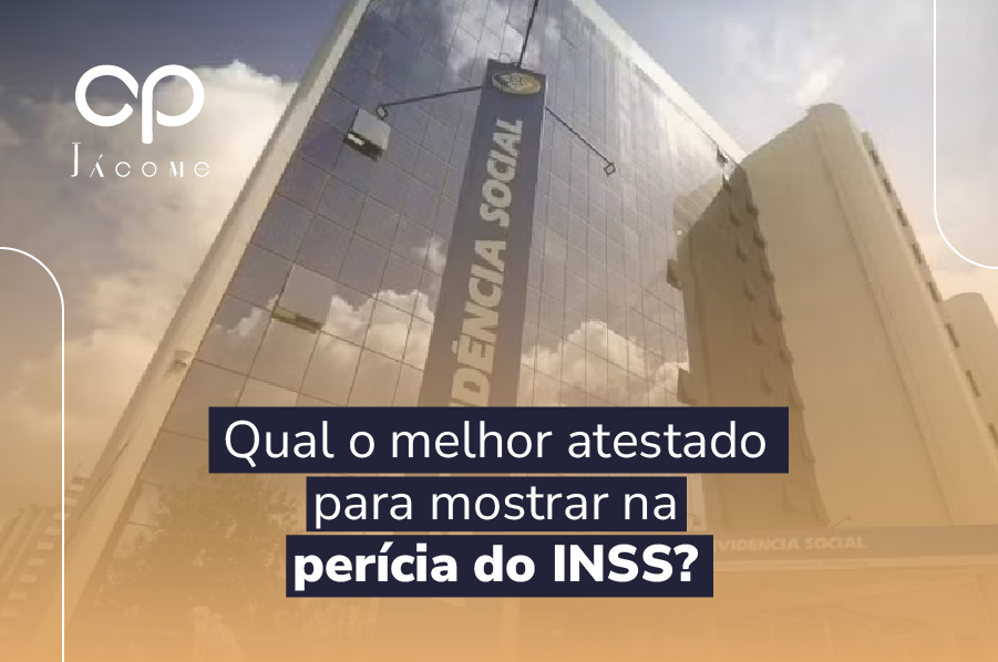 Especialistas em Direito Previdenciário explicam que o atestado médico é um dos documentos mais importantes para comprovar incapacidade junto ao INSS, servindo como base para a análise pericial. Para que seja aceito, é fundamental que o documento contenha informações claras e completas, como o diagnóstico da doença (com CID), o período estimado de afastamento, a data de emissão e a identificação do médico responsável, com assinatura, carimbo e número do CRM. Na prática, um atestado bem elaborado aumenta as chances de deferimento do benefício, evitando indeferimentos por falhas formais ou ilegibilidade. Contudo, a eficácia do atestado depende da apresentação de documentos complementares, como laudos, exames e histórico clínico, que comprovem a evolução da doença e a incapacidade laboral. Nesse contexto, o acompanhamento de um advogado previdenciário é decisivo para orientar sobre a forma correta de elaborar e organizar os atestados e documentos médicos, garantindo que o segurado tenha maiores chances de obter o benefício de forma ágil e segura. Qual o melhor atestado para mostrar na perícia do INSS?