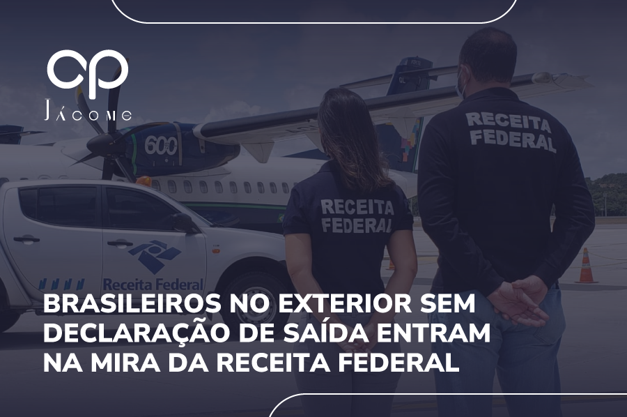 Especialistas em Direito Internacional ressaltam que a Receita Federal está intensificando o rastreamento de brasileiros que vivem no exterior sem ter apresentado a Declaração de Saída Definitiva do País (DSDP). Com o uso de novas tecnologias e a troca de informações por meio de acordos internacionais, a fiscalização ficará mais rigorosa, permitindo identificar rendimentos e bens não declarados no Brasil. O não envio da DSDP mantém o contribuinte como residente fiscal, sujeitando-o a cobranças retroativas de impostos, multas e juros, além de riscos de bloqueio de CPF e restrições bancárias. Deste modo, os cidadãos que ainda não regularizaram sua situação devem buscar orientação jurídica especializada, garantindo a entrega correta da DSDP e evitando complicações futuras. Na prática, a regularização depende de análise individualizada, considerando tempo de residência no exterior, rendimentos auferidos e obrigações fiscais pendentes. Com planejamento tributário e suporte especializado, é possível regularizar a situação de forma segura e em conformidade com a legislação vigente. Receita ampliará rastreamento de brasileiros sem saída definitiva